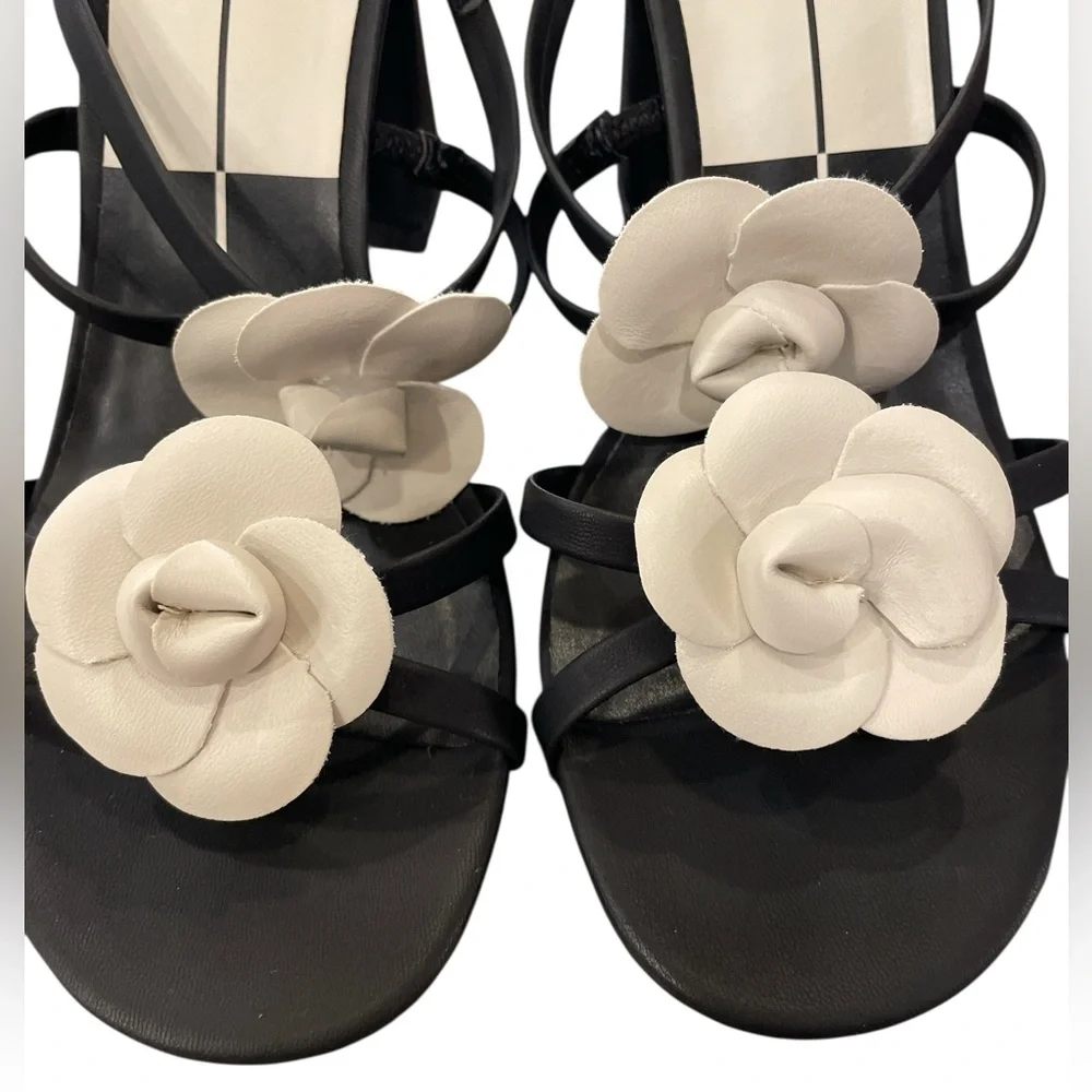 Dolce Vita Briah Pump Sandal Black with White Flower Applications Size 6.5